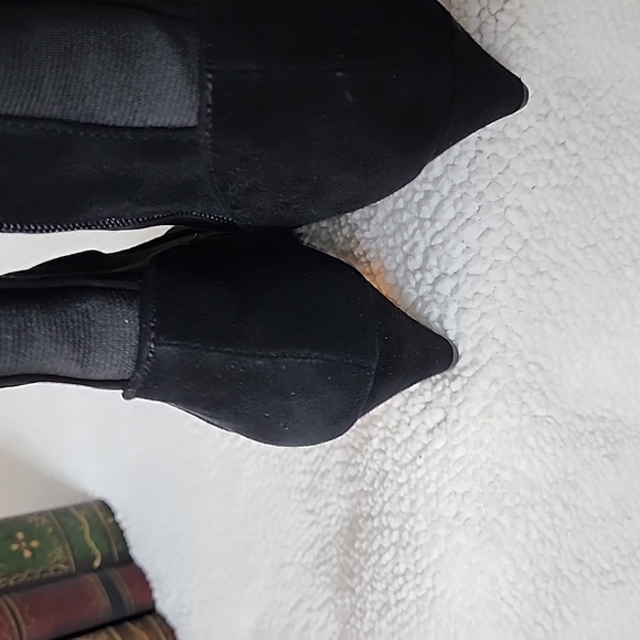 Neiman Marcus Lorenco Black Suede Leather Knee High Heeled Boots - Picture 7 of 15